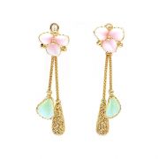 Yellow gold earrings with floral motifs