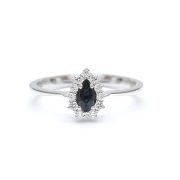 White gold ring with diamonds 0.13 ct and sapphyre 0.34 ct
