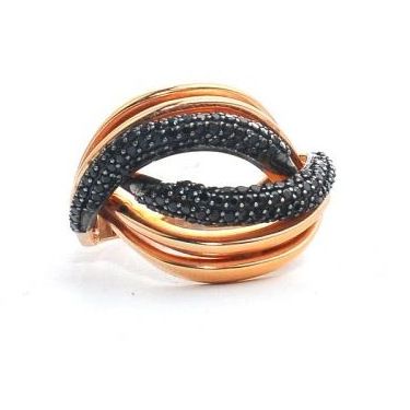 Rose gold ring with onyx