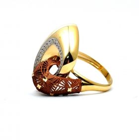 Yellow and brown gold  ring with zircons