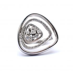 White gold ring with diamonds 0.55 ct