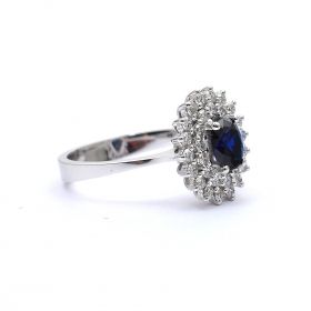 White gold ring with diamonds 0.49 ct and sapphyre 0.76 ct