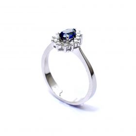 White gold ring with diamonds 0.20 ct and sapphyre 0.57 ct