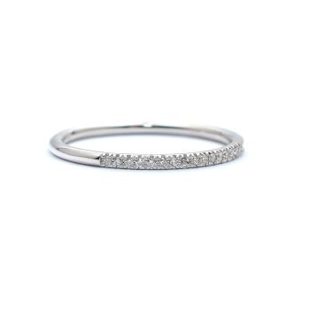 White gold ring with diamonds 0.14 ct
