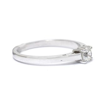 White gold engagement ring with diamond 0.25 ct